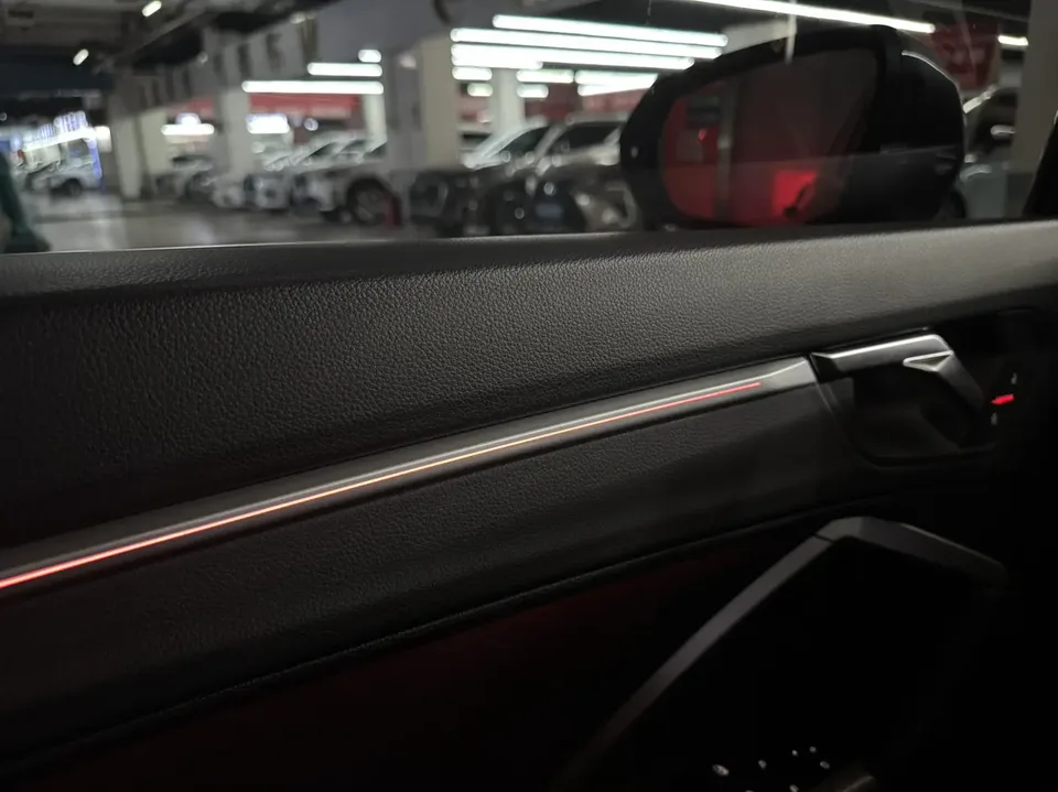 Audi Q3 Audi Q3 2022 35 TFSI Fashionable and Dynamic 2022 — миниатюра 3