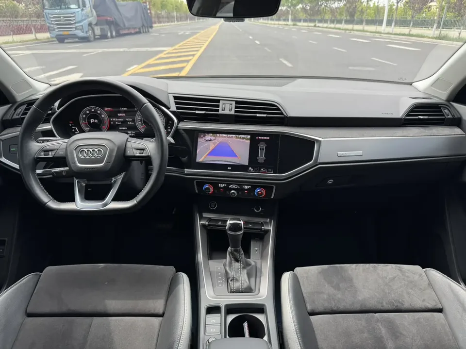 Audi Q3 Audi Q3 2022 35 TFSI Fashionable and Dynamic 2022 — миниатюра 4