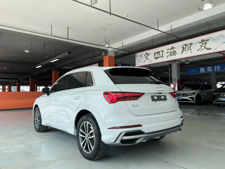 Audi Q3 Audi Q3 2022 35 TFSI Fashionable and Dynamic 2023 — миниатюра 2