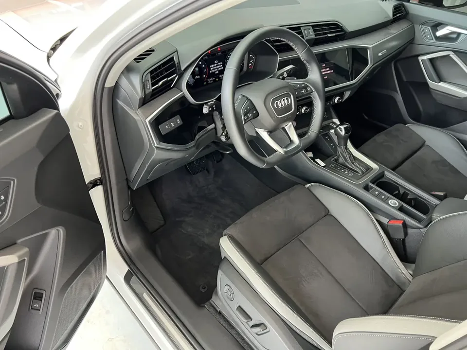 Audi Q3 Audi Q3 2022 35 TFSI Fashionable and Dynamic 2023 — миниатюра 5