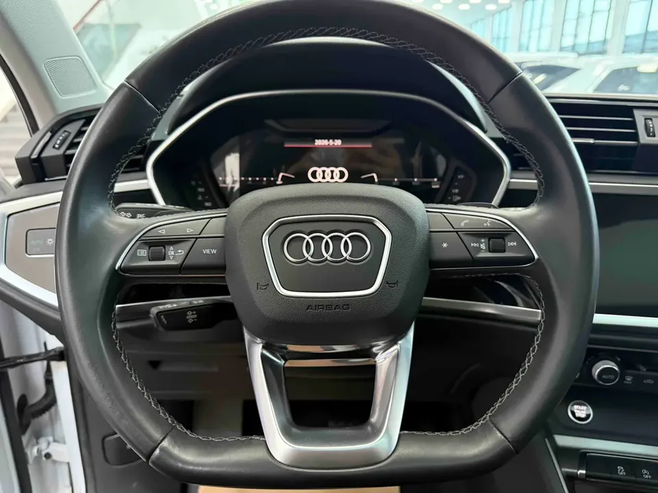 Audi Q3 Audi Q3 2022 35 TFSI Fashionable and Dynamic 2022 — миниатюра 4