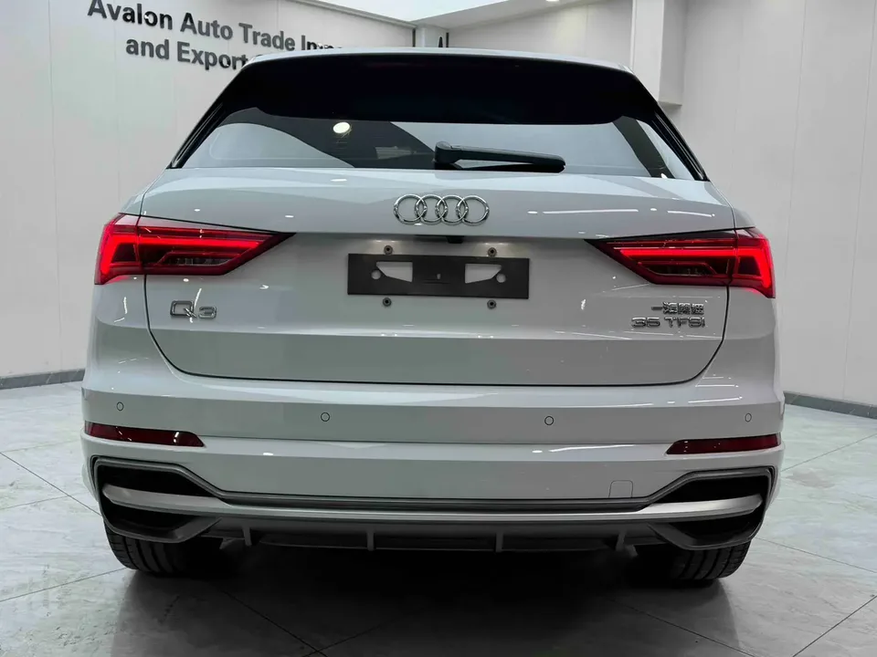Audi Q3 Audi Q3 2022 35 TFSI Fashionable and Dynamic 2022 — миниатюра 2