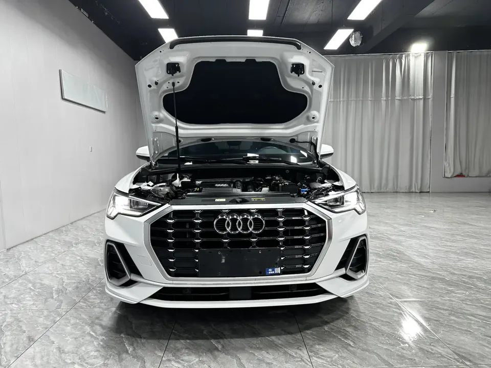 Audi Q3 Audi Q3 2022 35 TFSI Fashionable and Dynamic 2023 — миниатюра 3