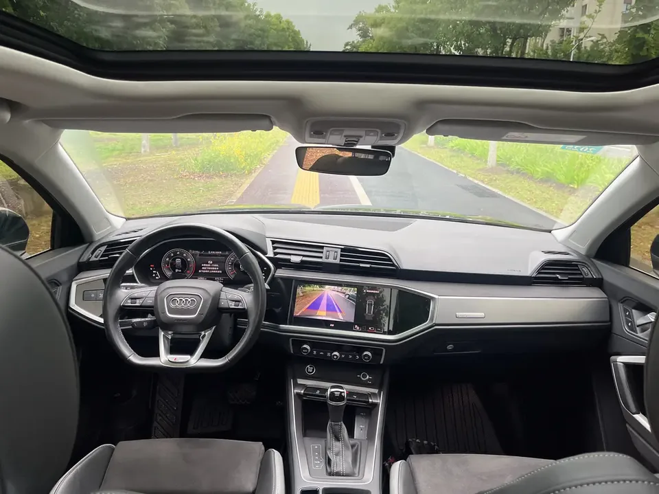 Audi Q3 Audi Q3 2023 35 TFSI Fashionable and Dynamic 2023 — миниатюра 4