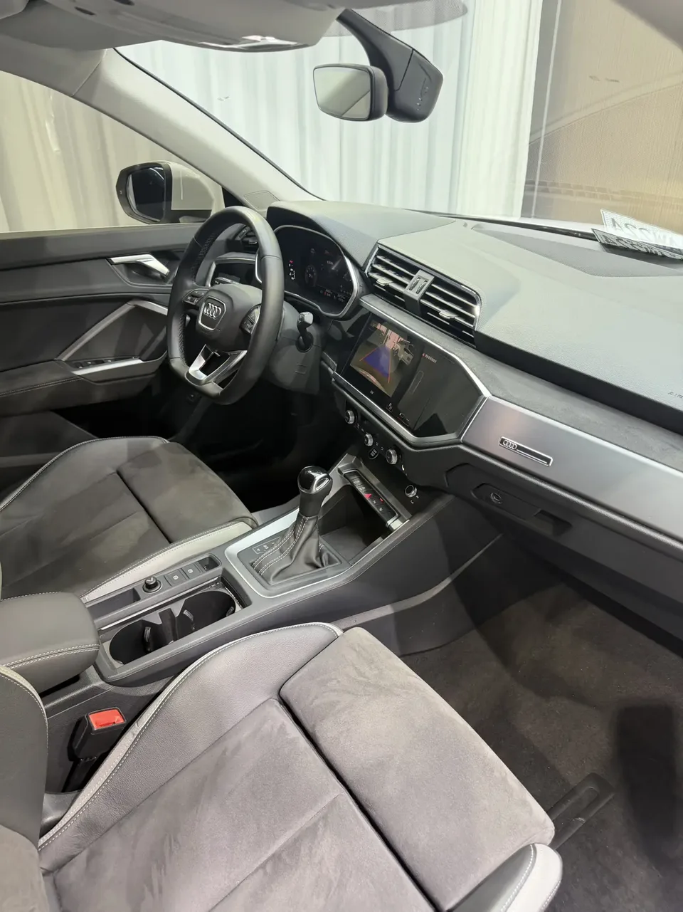 Audi Q3 Audi Q3 2022 35 TFSI aggressive and dynamic model 2023 — миниатюра 4