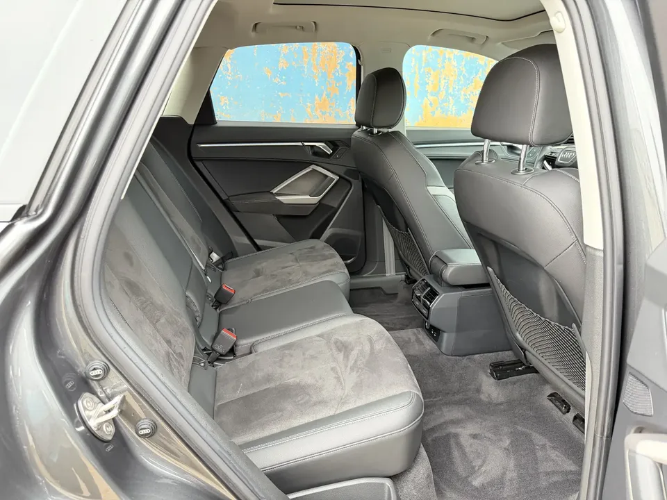 Audi Q3 Audi Q3 2023 35 TFSI Fashionable and Dynamic 2023 — миниатюра 4