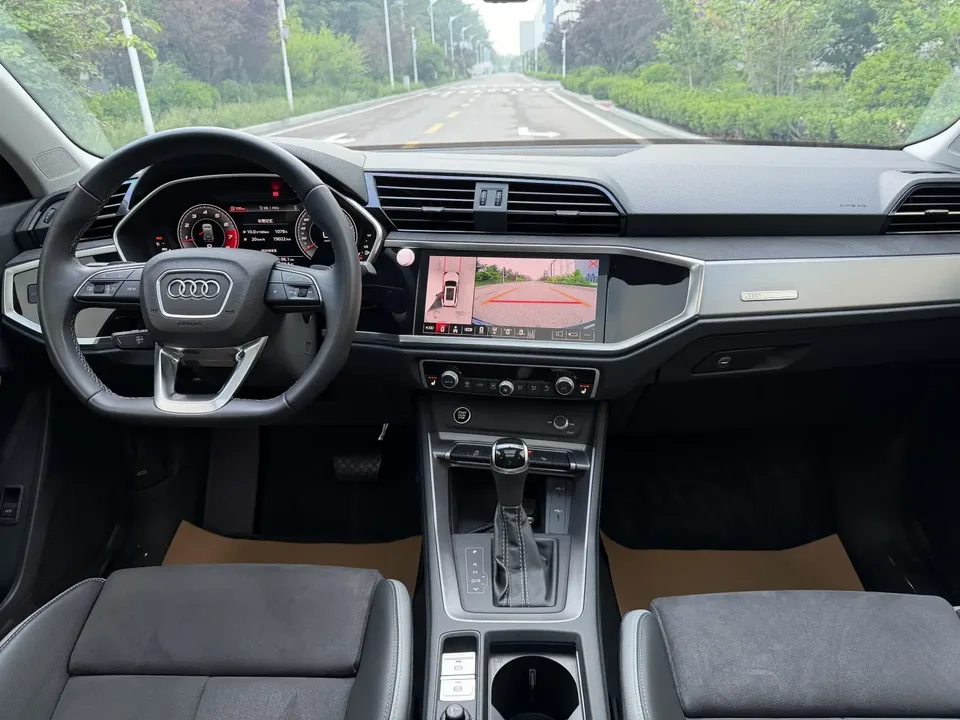 Audi Q3 Audi Q3 2023 35 TFSI Fashionable and Dynamic 2023 — миниатюра 3