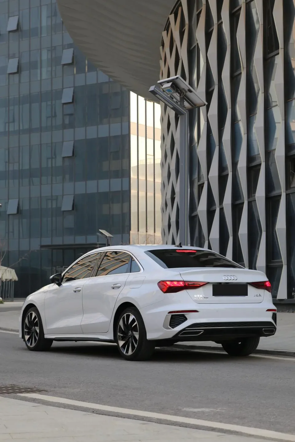 Audi A3 A3L Limousine 35 TFSI Fashion Sports 2022 — миниатюра 4