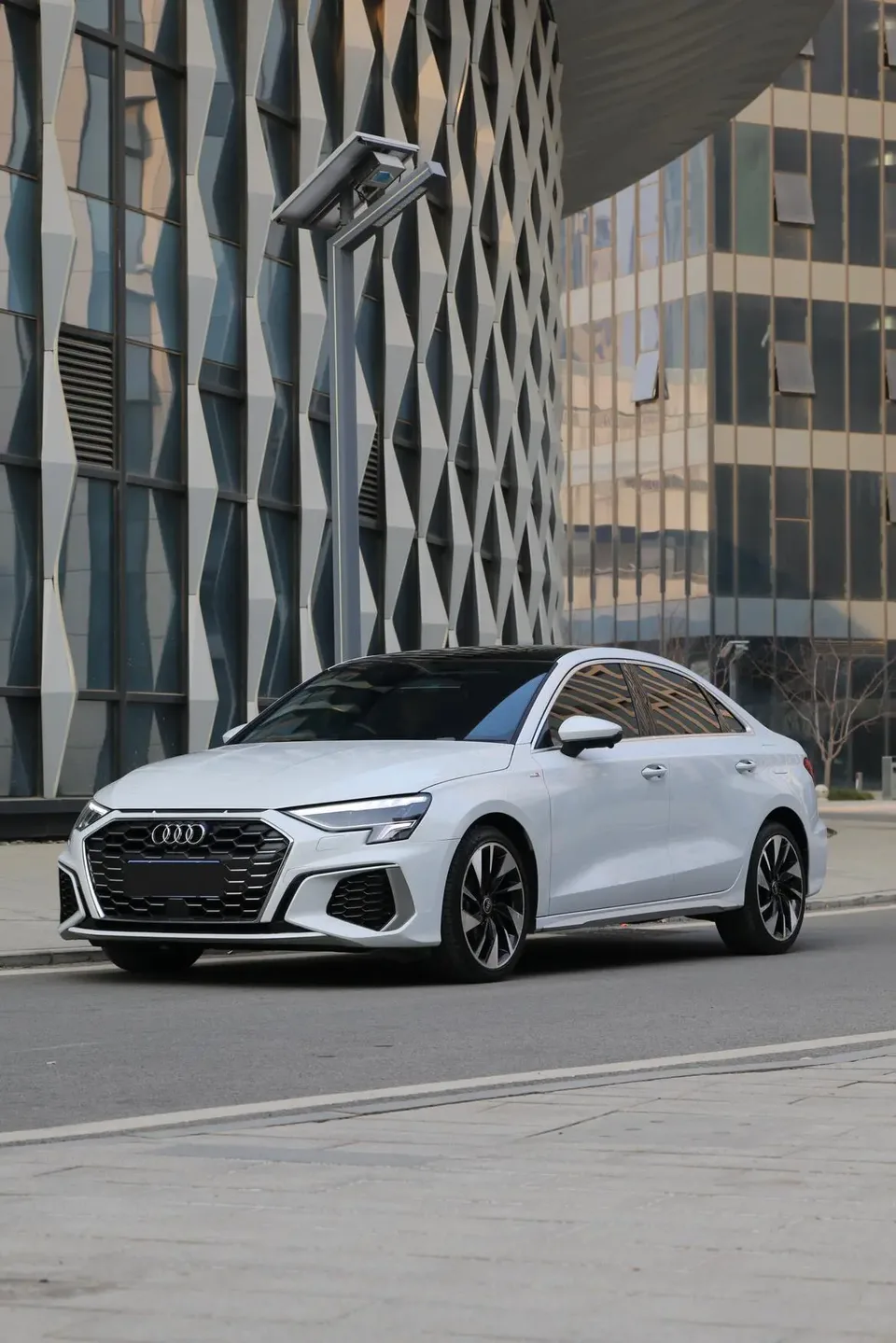 Audi A3 A3L Limousine 35 TFSI Fashion Sports 2022 — фото 1, купить с доставкой в Москву