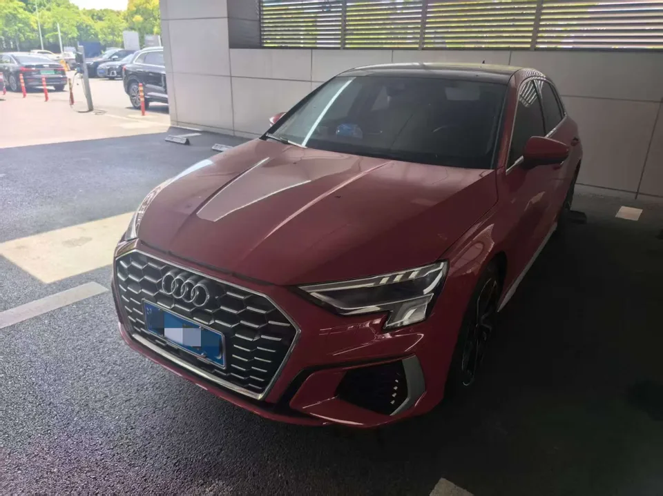 Audi A3 Sportback 35 TFSI stylish and sporty 2023 — фото 1, купить с доставкой в Москву