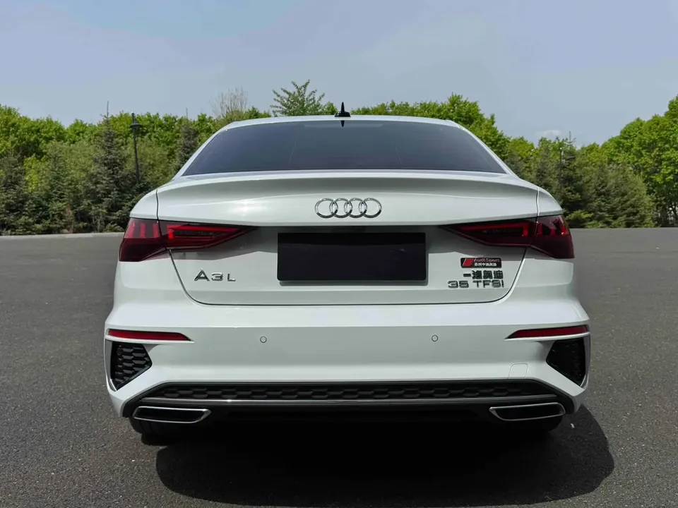 Audi A3 A3L Limousine 35 TFSI Fashion Sports 2023 — миниатюра 2