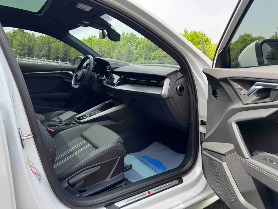 Audi A3 A3L Limousine 35 TFSI Fashion Sports 2023 — миниатюра 5