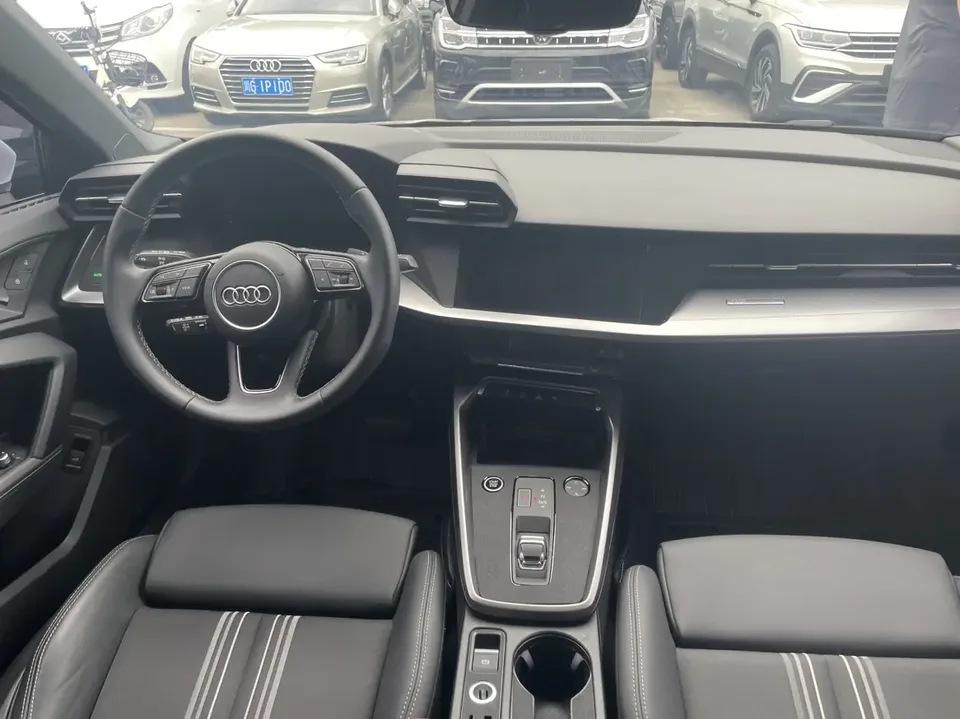 Audi A3 Audi A3 2024 A3L Limousine 35 TFSI Enterprising and Elegant Model 2024 — миниатюра 3