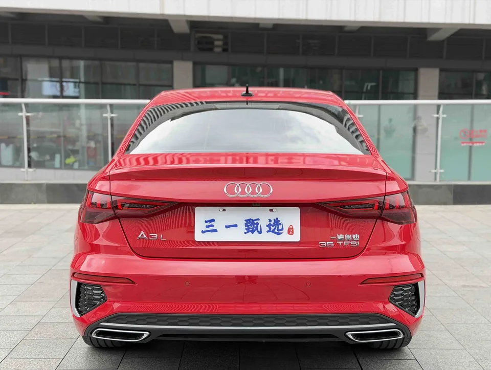Audi A3 A3L Limousine 35 TFSI aggressive and sporty 2022 — миниатюра 2