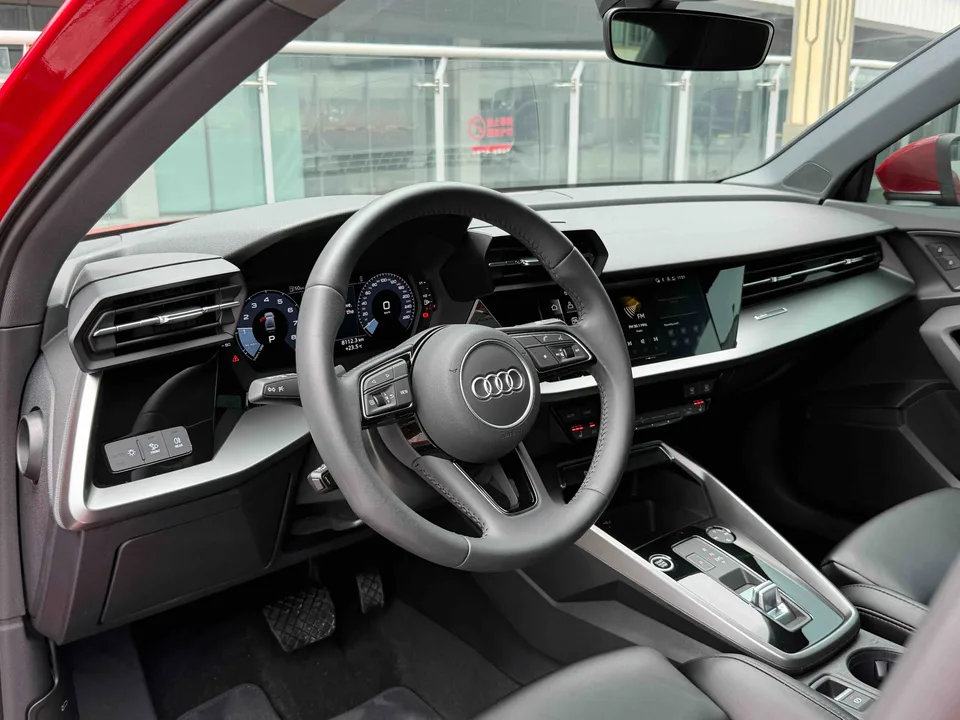 Audi A3 A3L Limousine 35 TFSI aggressive and sporty 2022 — миниатюра 4