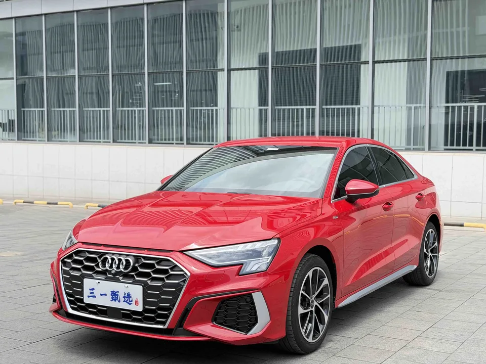 Audi A3 A3L Limousine 35 TFSI aggressive and sporty 2022 — фото 1, купить с доставкой в Москву