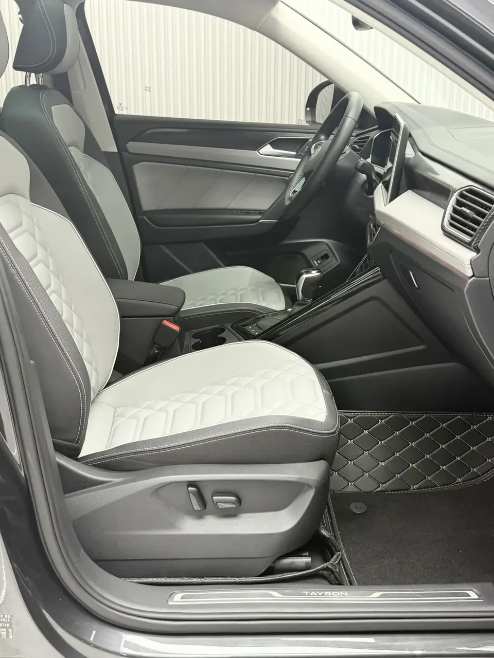 Volkswagen Tayron Tanyue 2023 280TSI 2WD Luxury Plus Advanced Edition 2022 — миниатюра 3