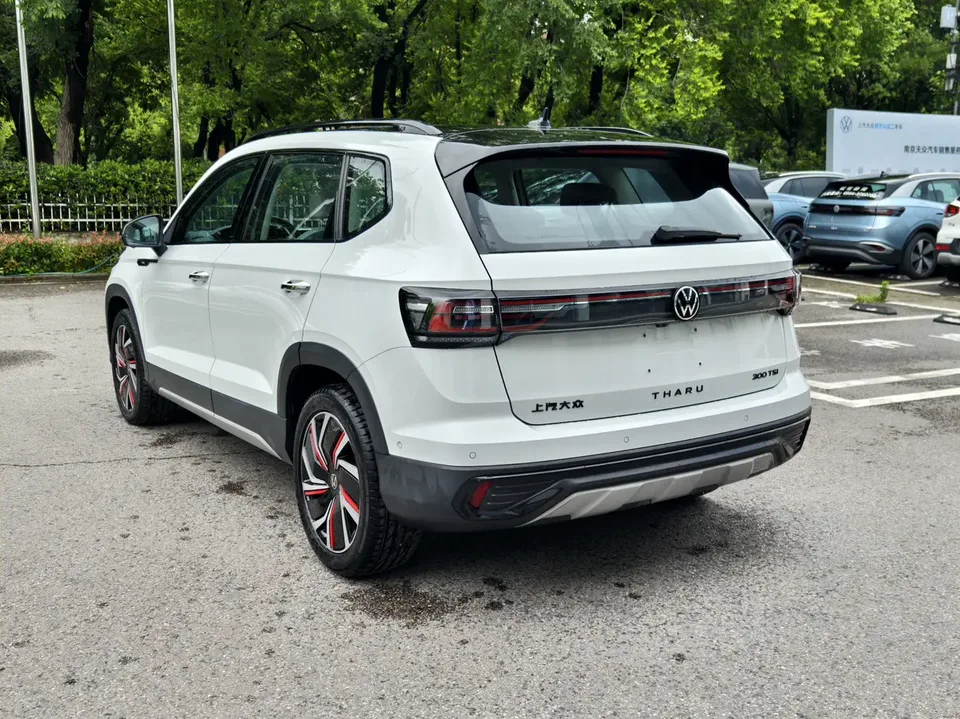 Volkswagen Tharu 300TSI 2WD Crescent Edition 2024 — миниатюра 2