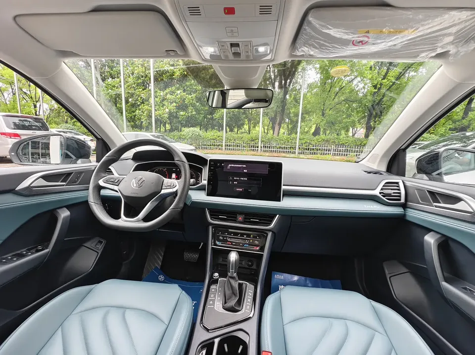 Volkswagen Tharu 300TSI 2WD Crescent Edition 2024 — миниатюра 3