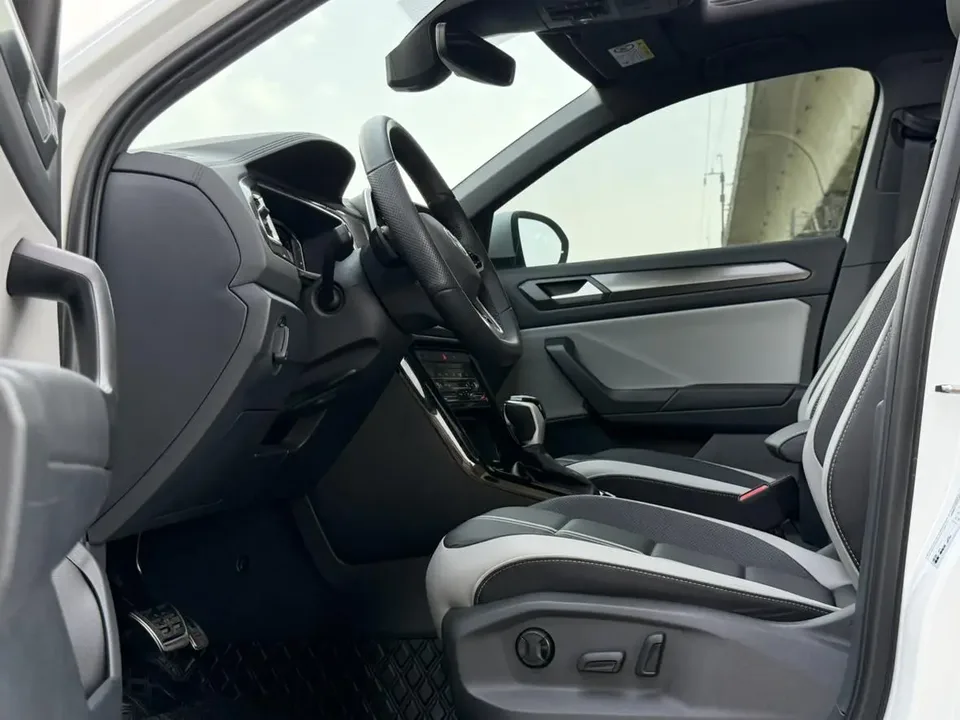 Volkswagen T-Roc 300TSI DSG Chenguang Edition 2024 — миниатюра 5