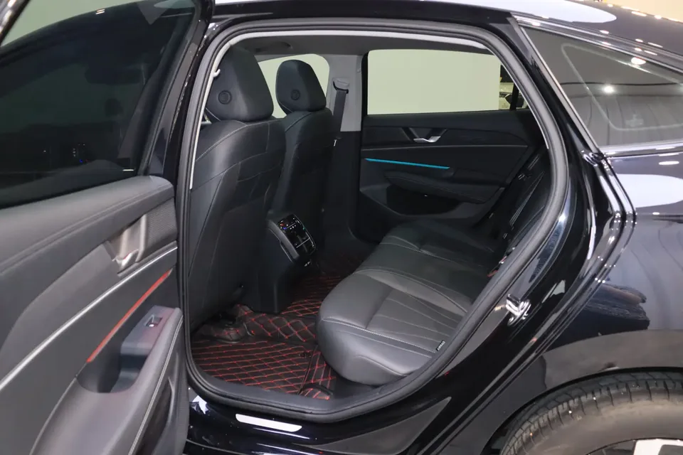 Volkswagen Passat Passat 2025 Pro 380TSI Starry Sky Dragon Edition 2024 — миниатюра 3