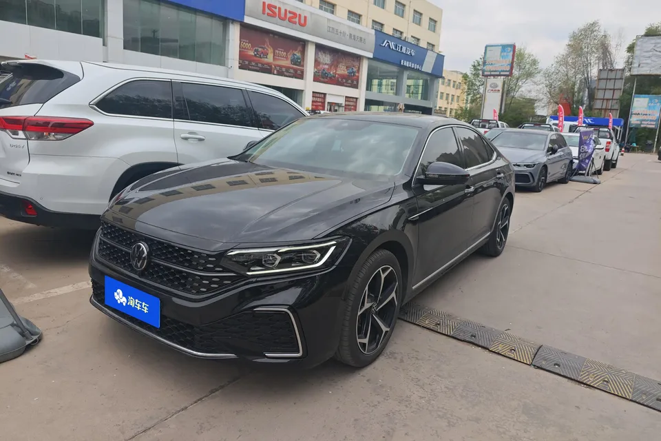 Volkswagen Passat 2024
