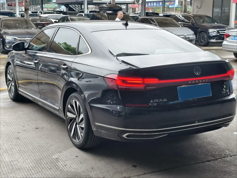 Volkswagen Passat Passat 2022 330TSI Elite Edition 2022 — миниатюра 4