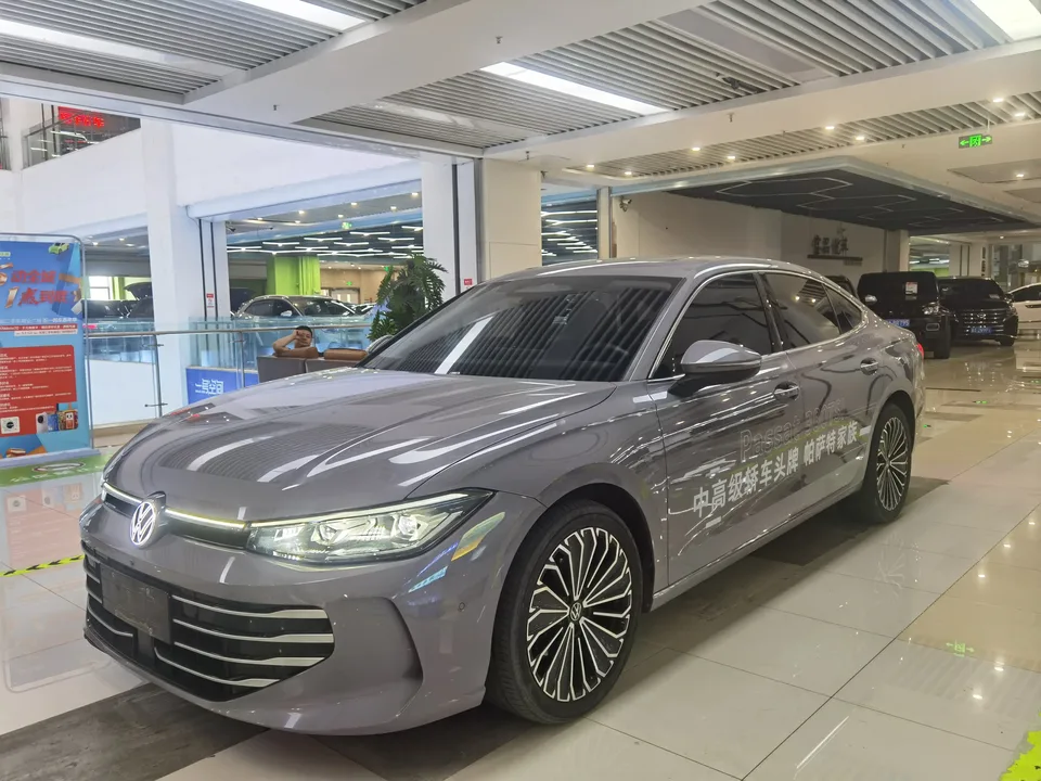 Volkswagen Passat 2024