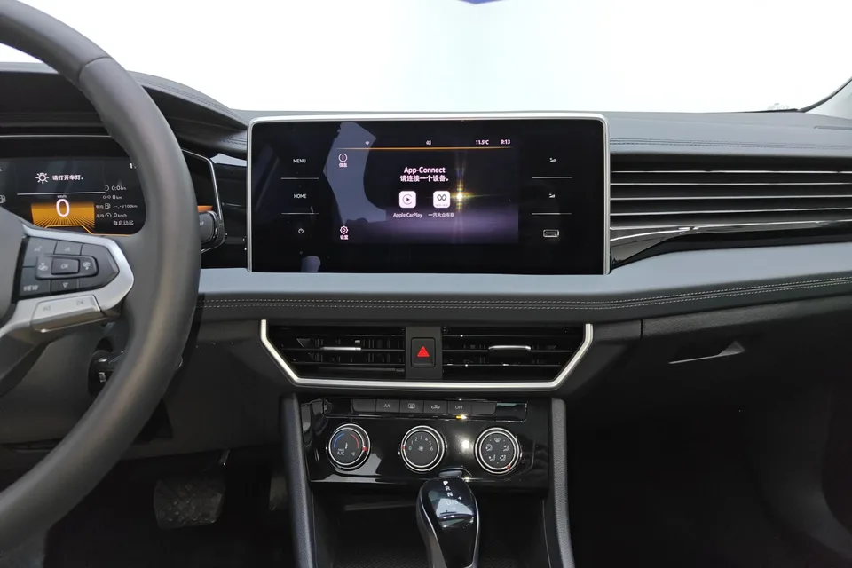 Volkswagen Sagitar Sagitar 200TSI DSG Flying Edition 2025 — миниатюра 4