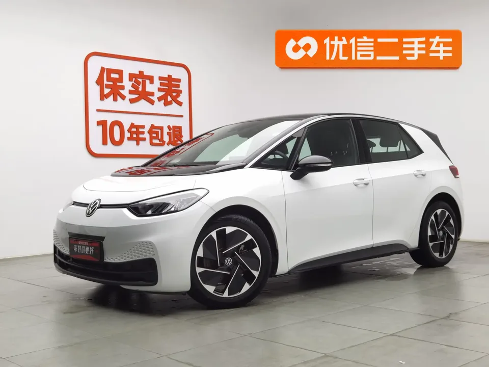 Volkswagen ID.3 Volkswagen ID.3 Outstanding Edition 2024 — photo 1, buy with delivery to Moscow