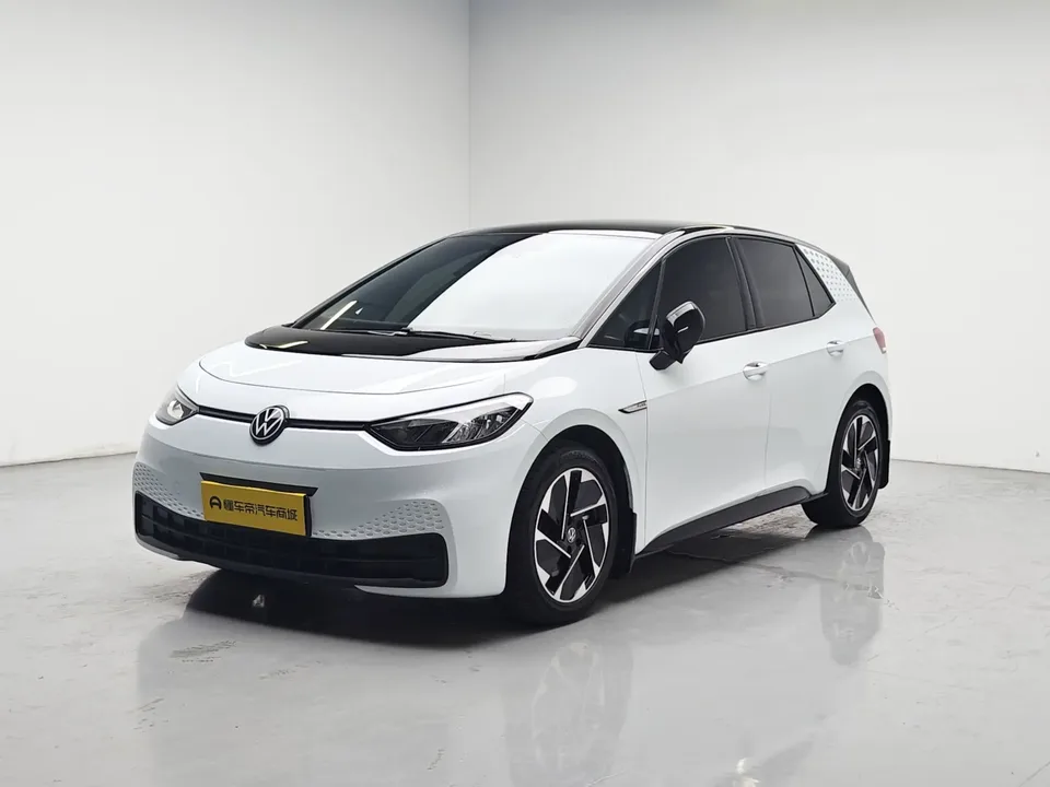 Volkswagen ID.3 ID.3 Upgraded Pure Smart Edition 2023 — photo 1, buy with delivery to Moscow