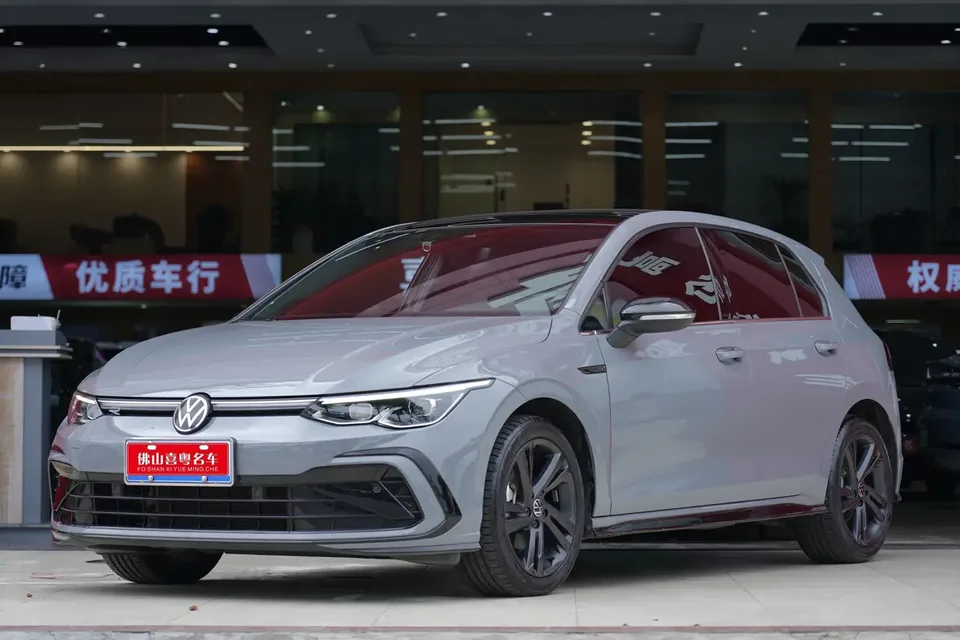 Volkswagen Golf Golf 2021 280TSI DSG R-Line 2022 — фото 1, купить с доставкой в Москву