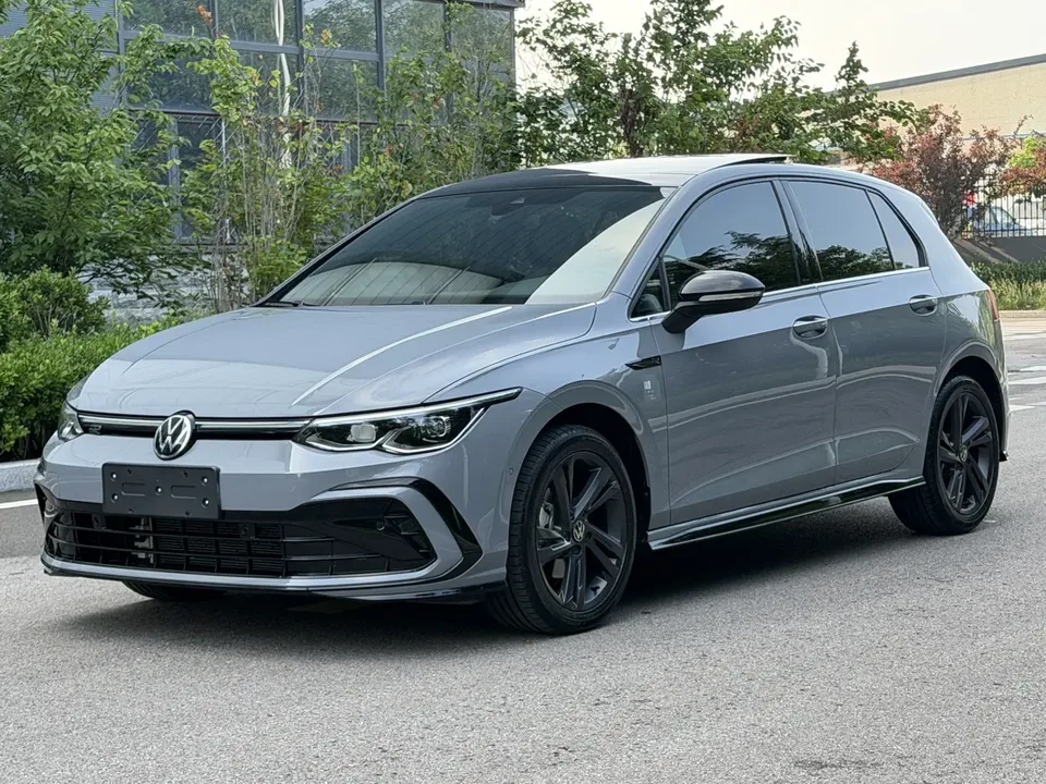 Volkswagen Golf Golf 2021 280TSI DSG R-Line 2022 — фото 1, купить с доставкой в Москву