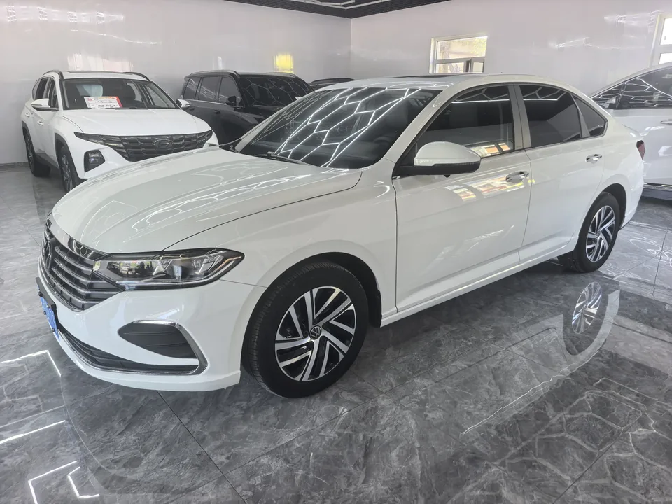 Volkswagen Lavida Lavida 2023 Modified 1.5L Automatic 5 million version 2023 — photo 1, buy with delivery to Moscow