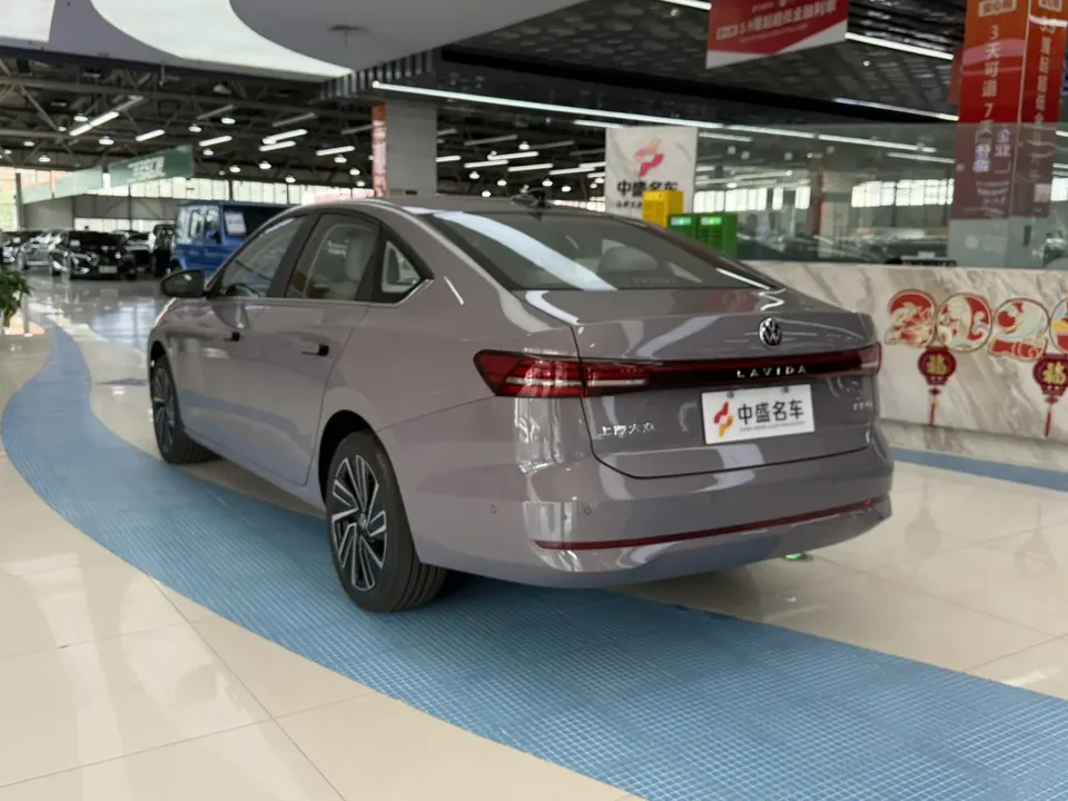 Volkswagen Lavida 2026 Volkswagen Lavida Pro 300TSI Starry Sky Smart Edition 2025 — миниатюра 2