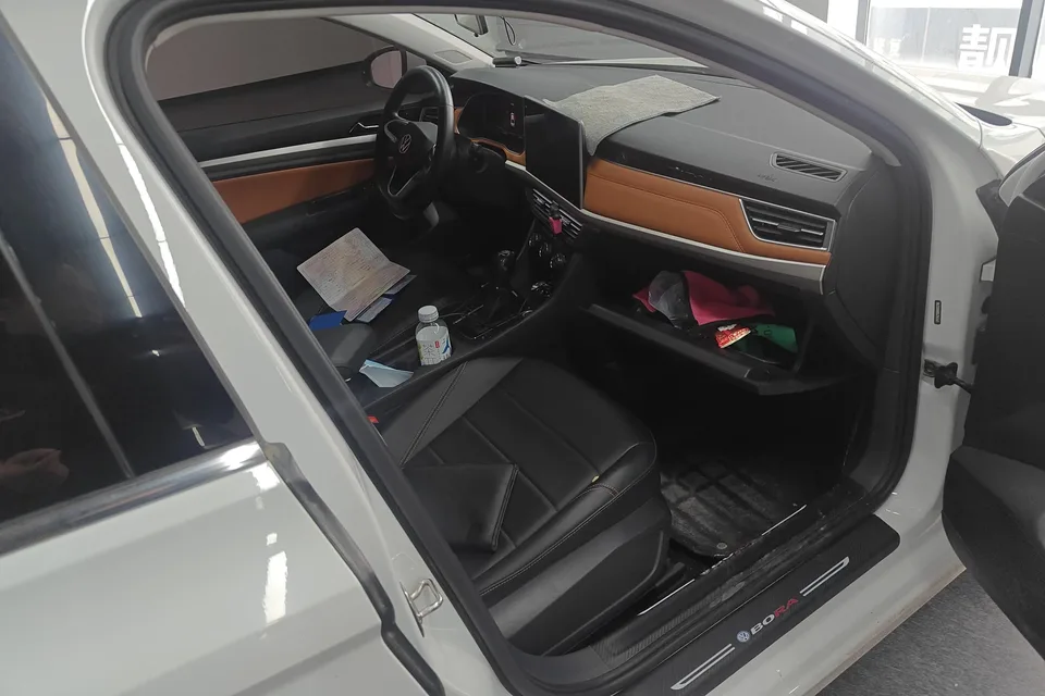 Volkswagen Bora Bora 2023 200TSI DSG Zhixing PRO Edition 2022 — миниатюра 3