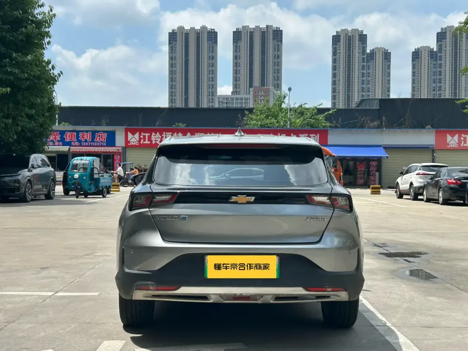 Chevrolet Menlo Chevrolet Cruise Galaxy Edition 2023 — thumbnail 2