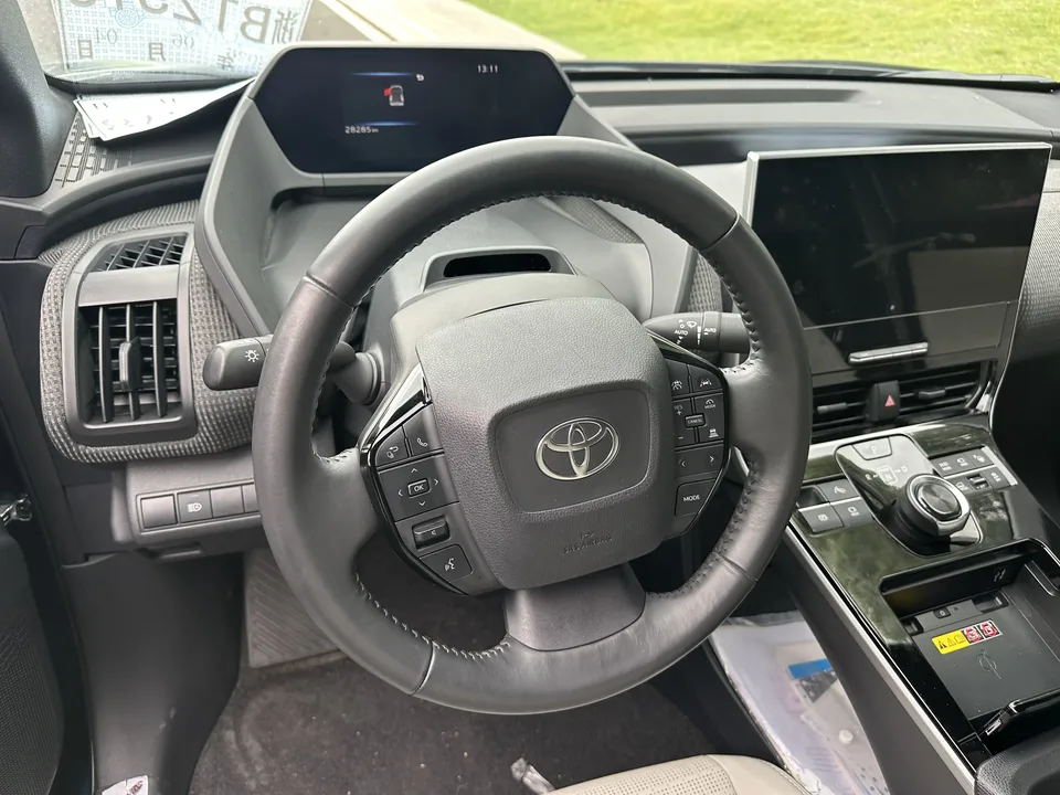 Toyota FAW bZ4X four-wheel drive high-performance PRO version 2023 — миниатюра 5