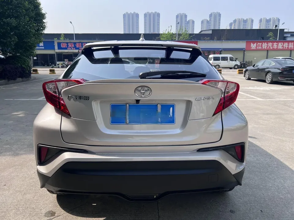 Toyota C-HR Toyota C-HR 2.0L Leading Edition 2022 — thumbnail 2