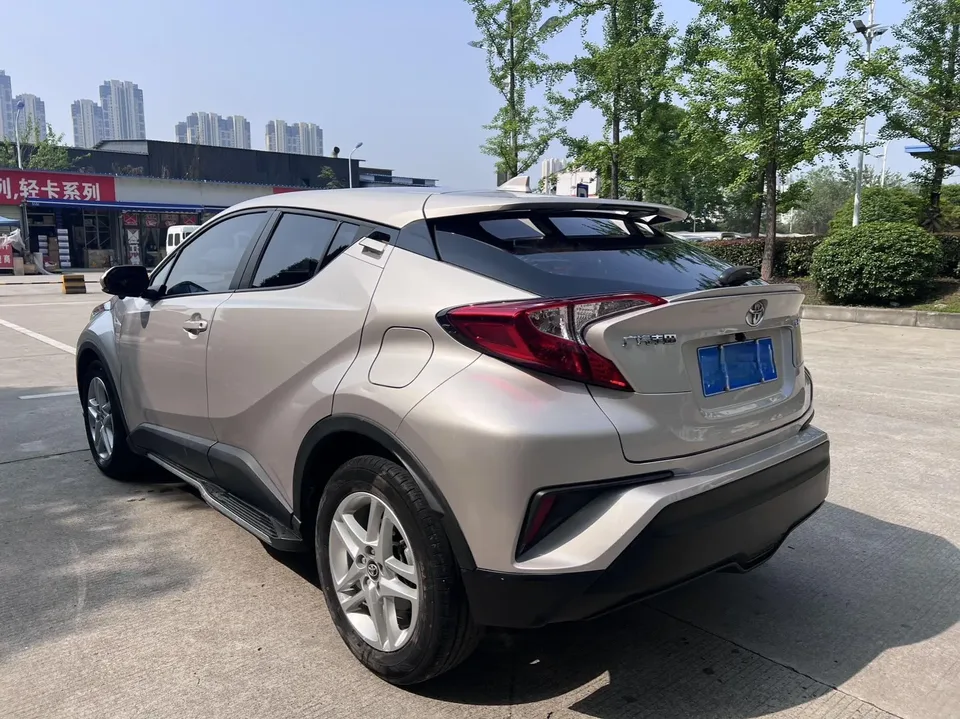 Toyota C-HR Toyota C-HR 2.0L Leading Edition 2022 — thumbnail 4