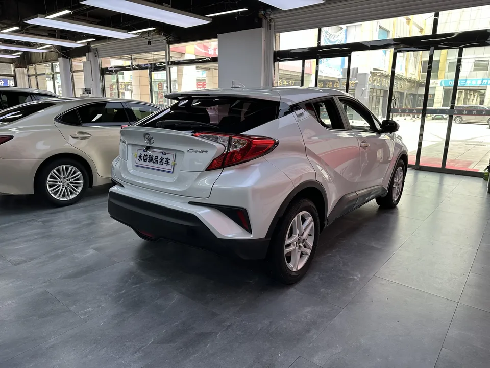 Toyota C-HR 2.0L Comfort Edition 2022 — миниатюра 5