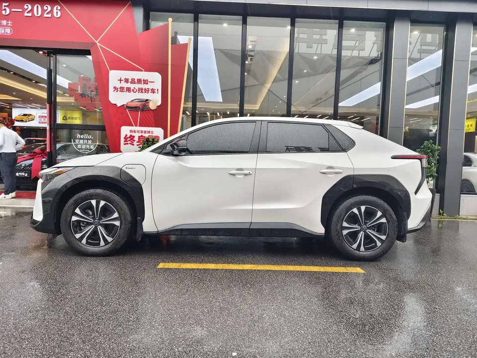 Toyota Bozhi 4X GAC Toyota Platinum 4X 2024 615 PRO version 2024 — миниатюра 4