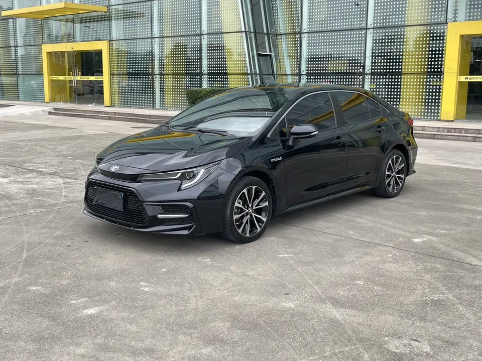 Toyota Levin Lei Ling Dual Engine 1.8H E-CVT Sports Edition 2022 — photo 1, buy with delivery to Moscow