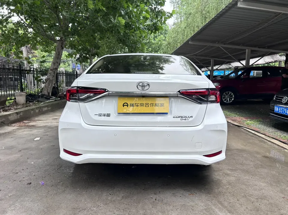 Toyota Corolla 1.2T S-CVT Elite Edition 2023 — миниатюра 2