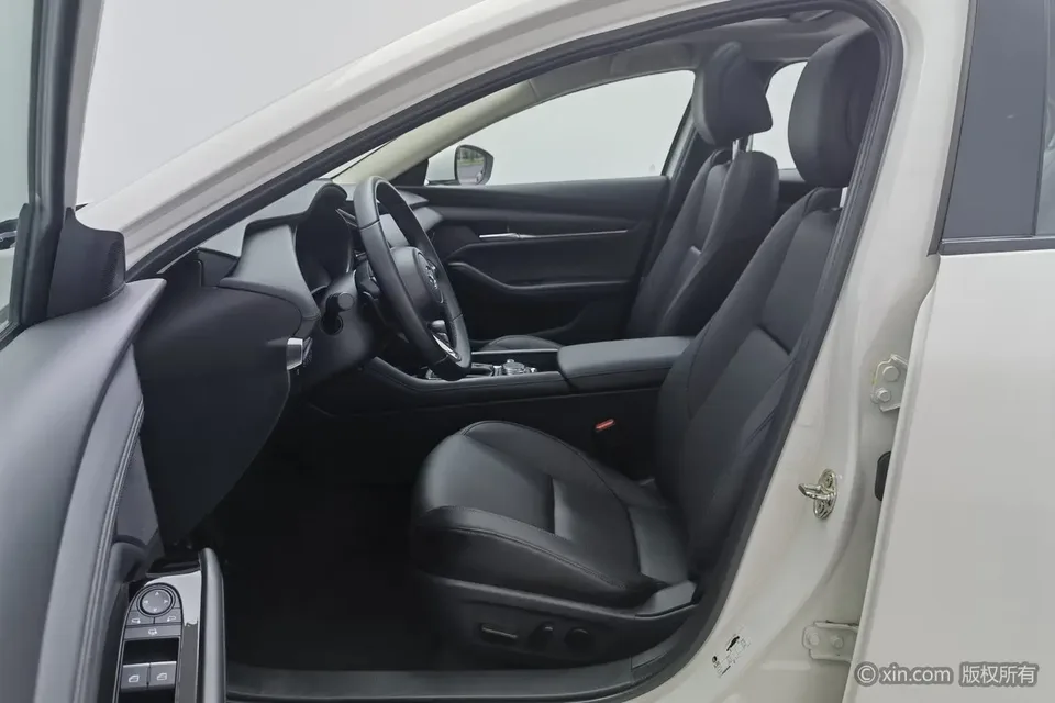 Mazda Axela Mazda3 Angkesela 2.0L Automatic Quality Edition 2023 — thumbnail 5