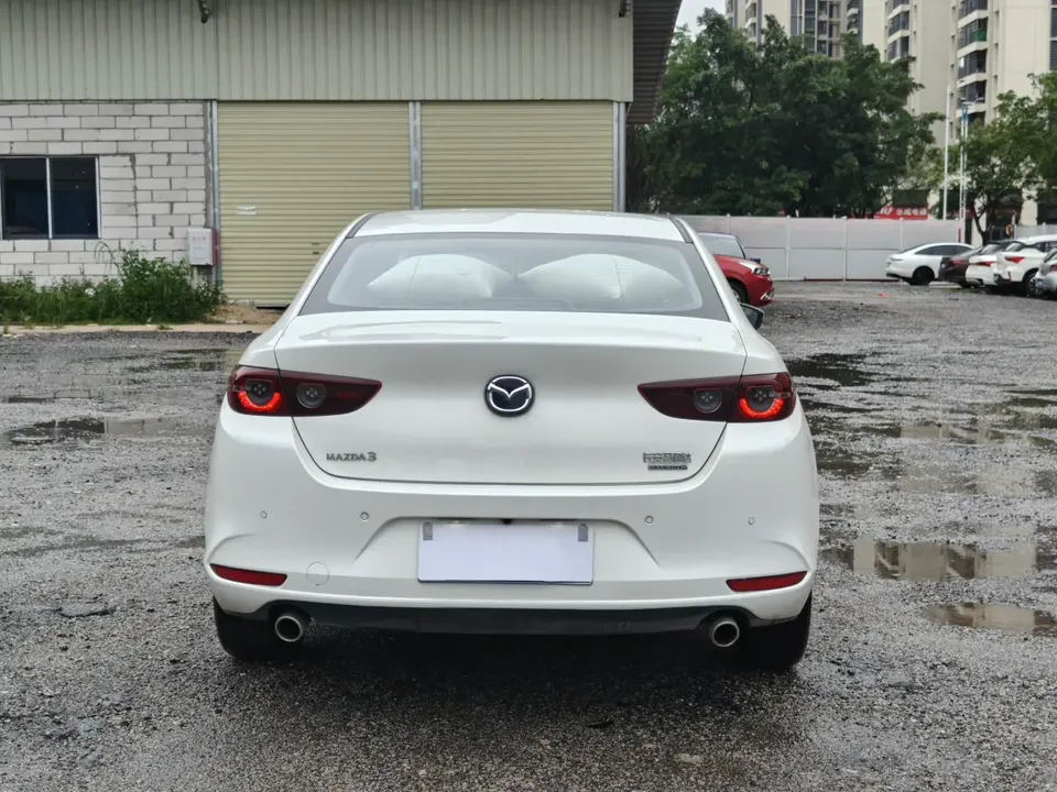 Mazda Axela 2.0L Automatic Premium Edition 2025 — thumbnail 2