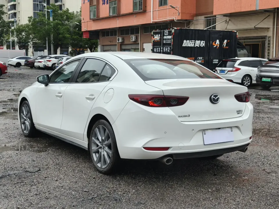 Mazda Axela 2.0L Automatic Premium Edition 2025 — thumbnail 4