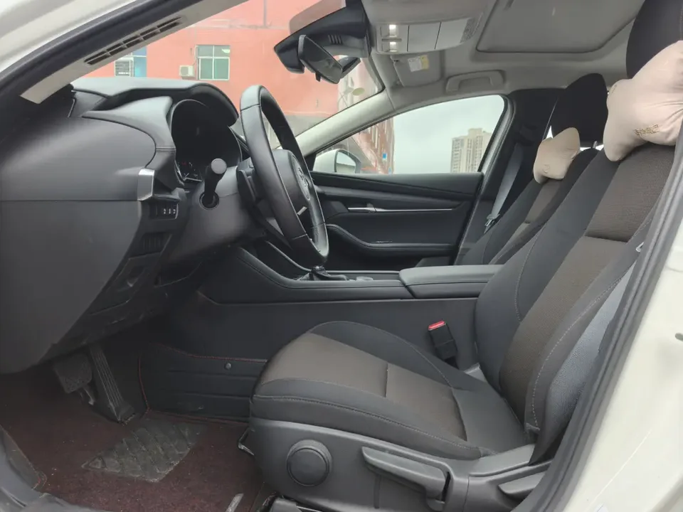 Mazda Axela 2.0L Automatic Premium Edition 2025 — thumbnail 5