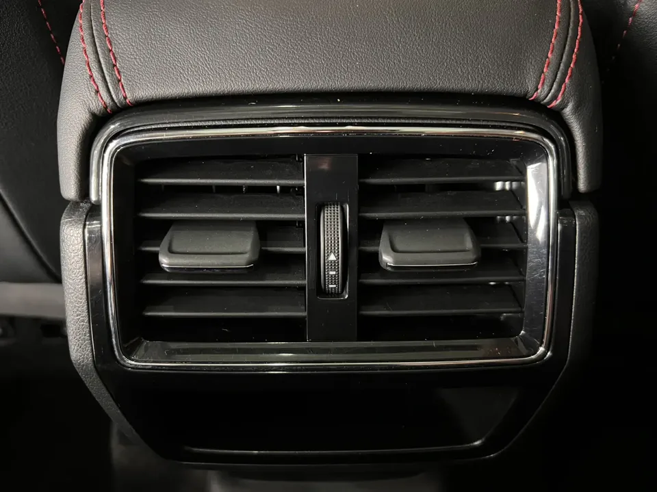 Skoda Karoq Korok TSI280 Luxury Edition 2022 — thumbnail 4