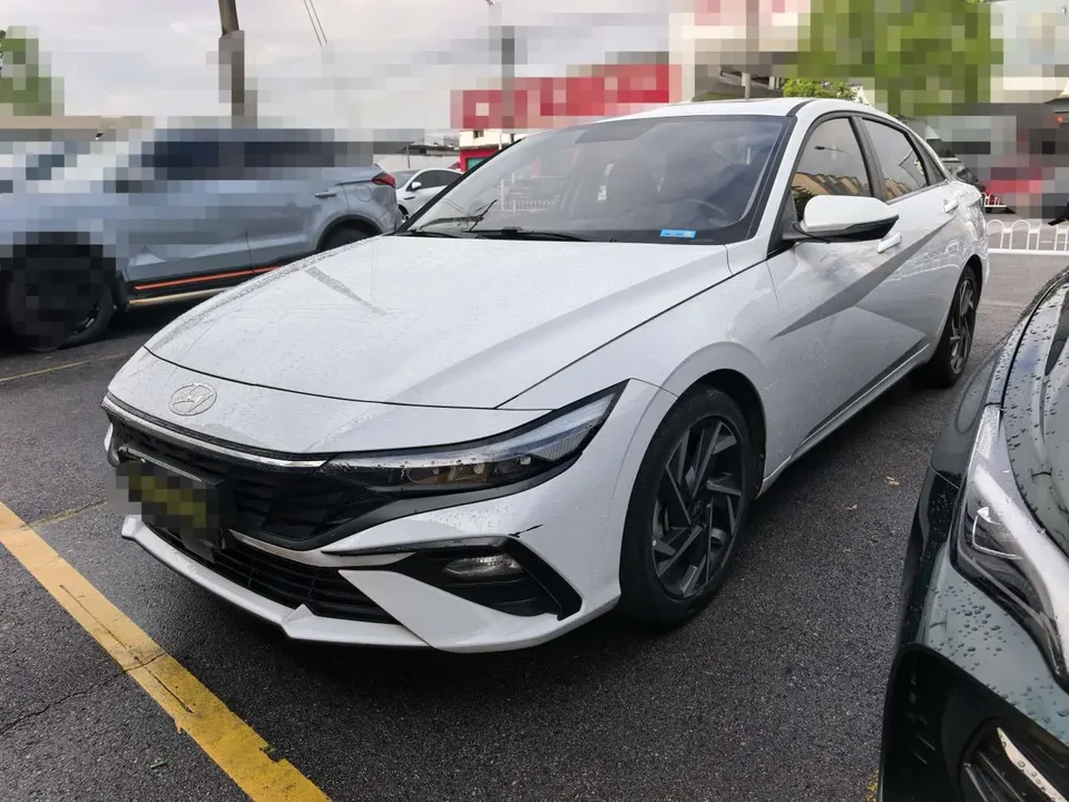 Hyundai Elantra 2024